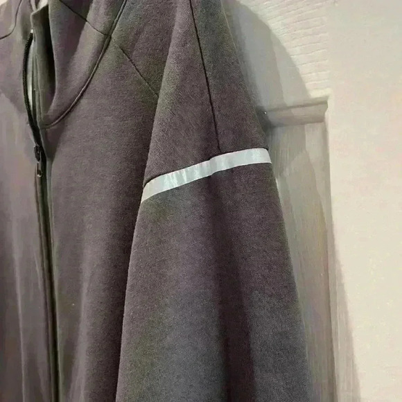 Kenneth Cole Zip Front Sweatshirt. Size L - Picture 3 of 13